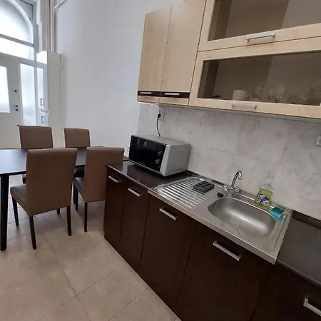 Apartment Miki's *